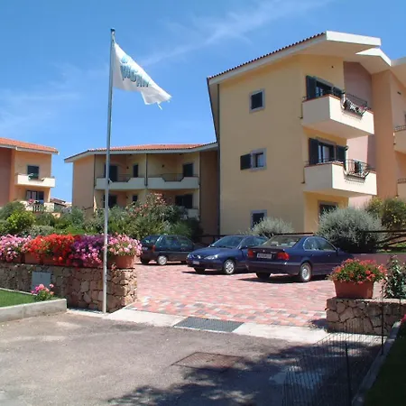 Quaint I Mirti Bianchi 1 Bedroom Sleeps 2 Persons - Bilo 2 Apartamento Santa Teresa Gallura