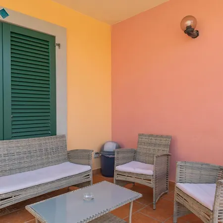Quaint I Mirti Bianchi 1 Bedroom Sleeps 2 Persons - Bilo 2 Apartamento Santa Teresa Gallura